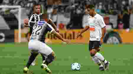 sornoza-encara-a-marcacao-do-ceara-durante-partida-do-corinthians-na-copa-do-brasil-1554342023494_v2_450x253.jpgx