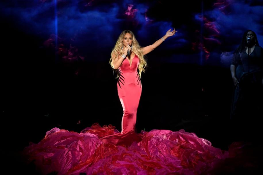 Mariah-Carey-2018-American-Music-Awards-Performance-Video.jpg