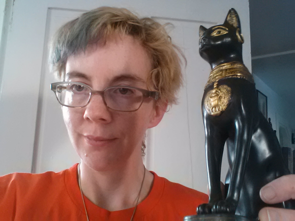 600px-me-and-cat-statuette.jpg